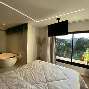 Linda Vista E Banheira No Capivari Apartamento